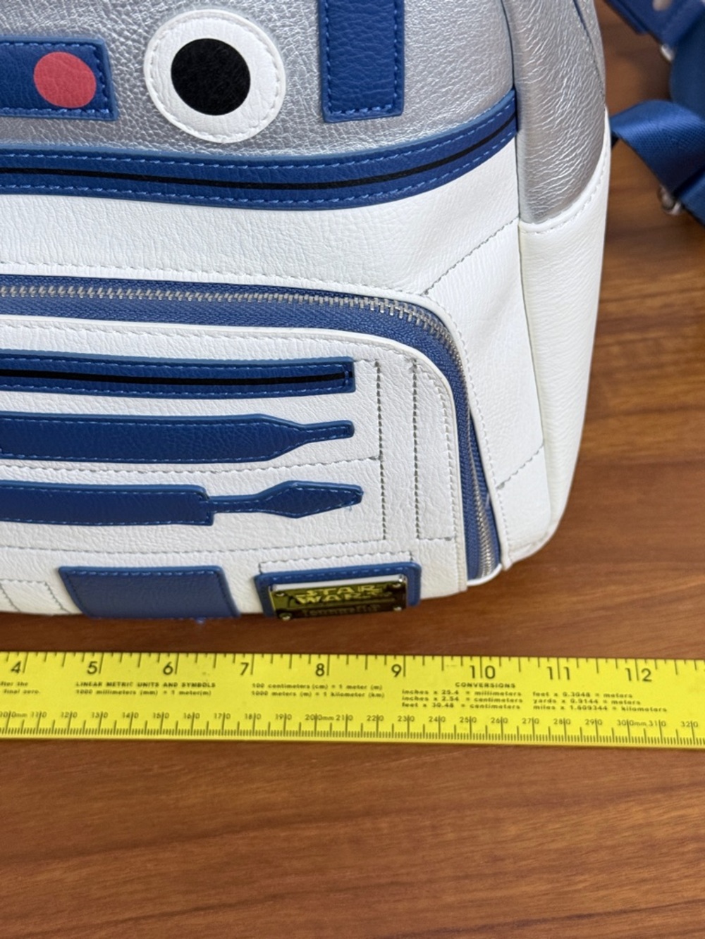 Loungefly Star Wars R2D2 Backpack - Picture 9 of 11